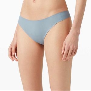 Lululemon Smooth Seamless Thong - blue cast